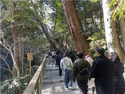 別宮多賀宮へ向かう人の列